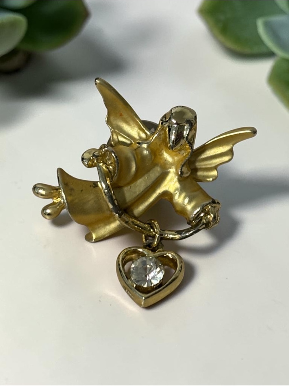 Vintage Gigi Giusti Gold Angel Lapel Pin w/Crystal Heart Charm 1-5/8”